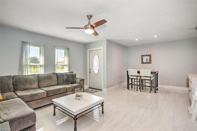 1817 SW 40th ST, Cape Coral, FL 33914