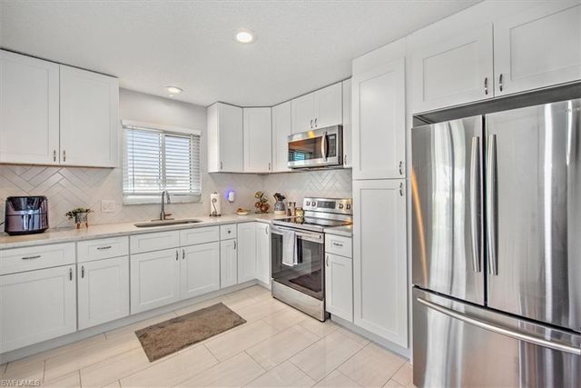 1817 SW 40th ST, Cape Coral, FL 33914