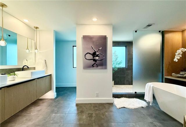 1904 Lenox NE Road, Atlanta, GA 30306