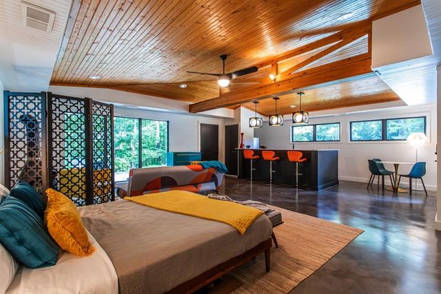 1904 Lenox NE Road, Atlanta, GA 30306