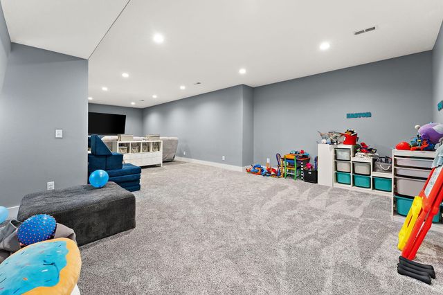 112 Lavender Court, New Carlisle, IN 46552