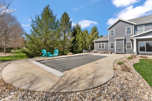 112 Lavender Court, New Carlisle, IN 46552