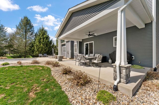 112 Lavender Court, New Carlisle, IN 46552