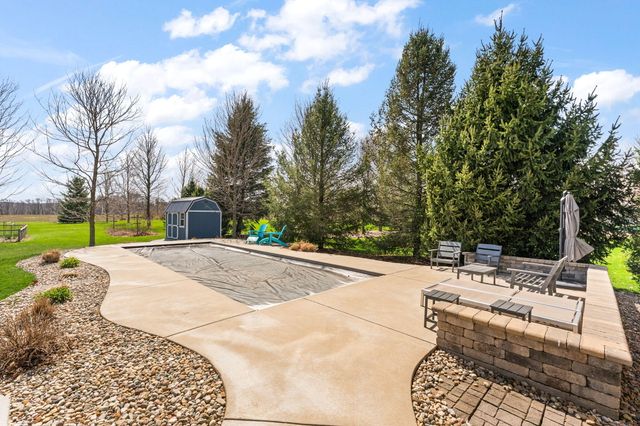 112 Lavender Court, New Carlisle, IN 46552
