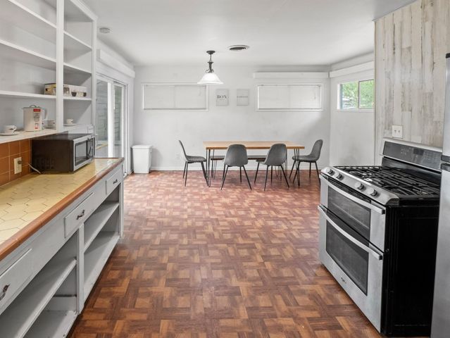 6208 Walnut Hills Drive, Austin, TX 78723