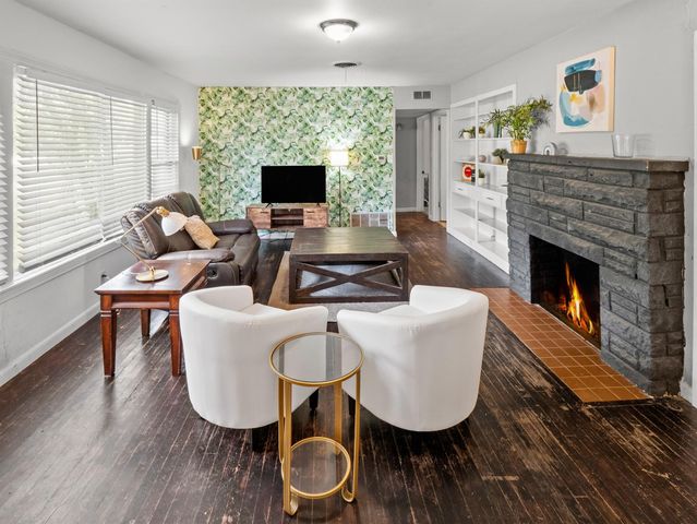 6208 Walnut Hills Drive, Austin, TX 78723