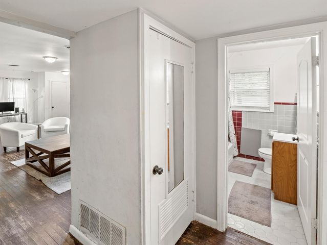 6208 Walnut Hills Drive, Austin, TX 78723