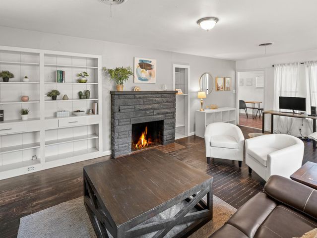 6208 Walnut Hills Drive, Austin, TX 78723