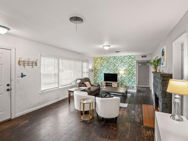 6208 Walnut Hills Drive, Austin, TX 78723