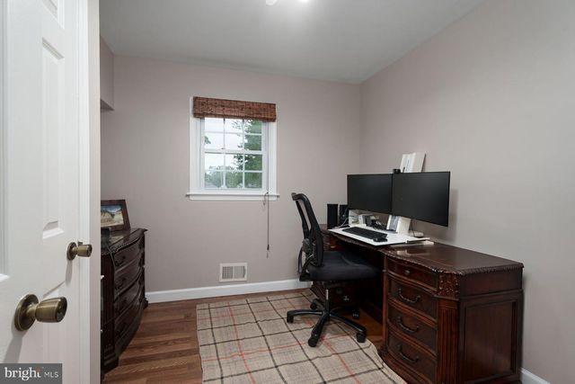 2025 OAK TREE RD, Edison, NJ 08820