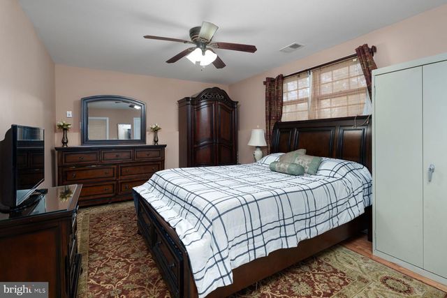2025 OAK TREE RD, Edison, NJ 08820
