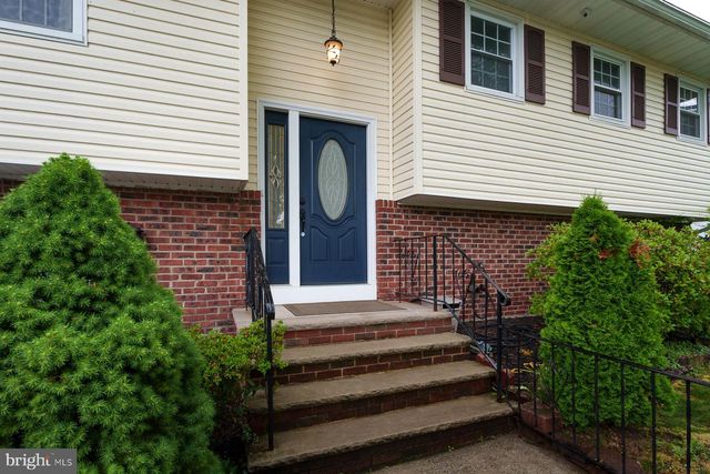 2025 OAK TREE RD, Edison, NJ 08820