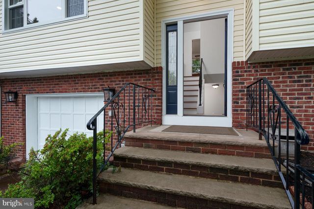 2025 OAK TREE RD, Edison, NJ 08820