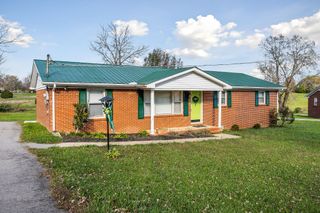 486 Circle Hill Dr, Mcminnville, TN 37110