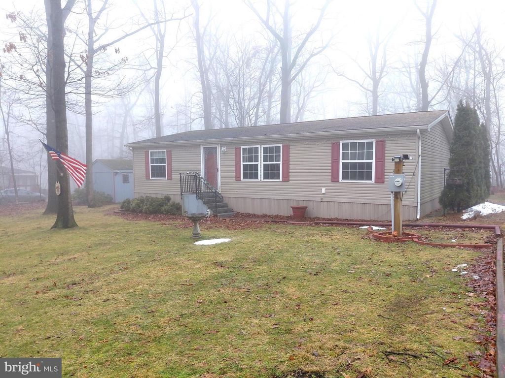 212 HIGH POINT LN, Coatesville, PA 19320