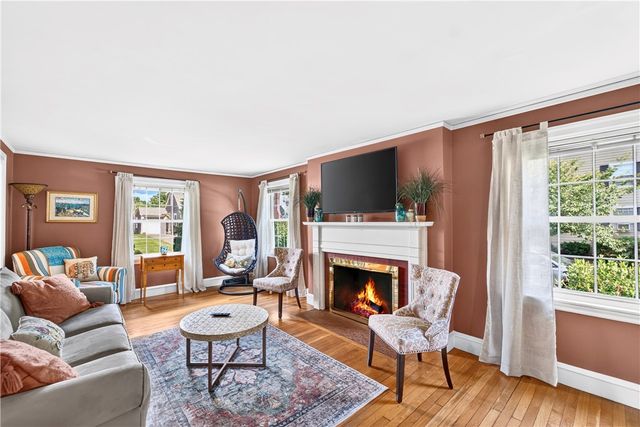 87 Miller Avenue, East Providence, RI 02916