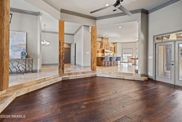 204 Inverness Lane, Broussard, LA 70518