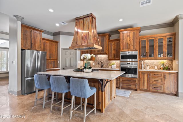 204 Inverness Lane, Broussard, LA 70518
