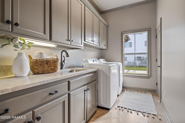 204 Inverness Lane, Broussard, LA 70518