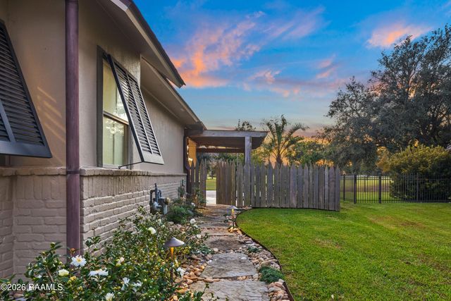 204 Inverness Lane, Broussard, LA 70518