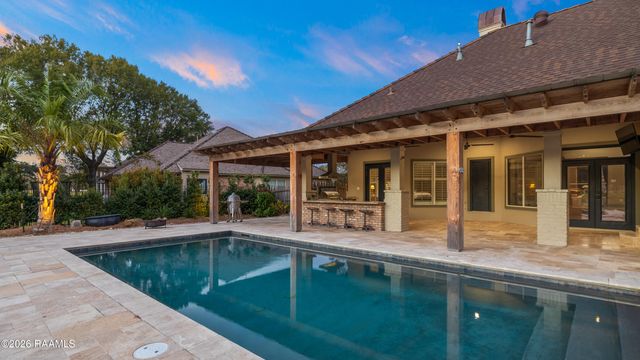 204 Inverness Lane, Broussard, LA 70518