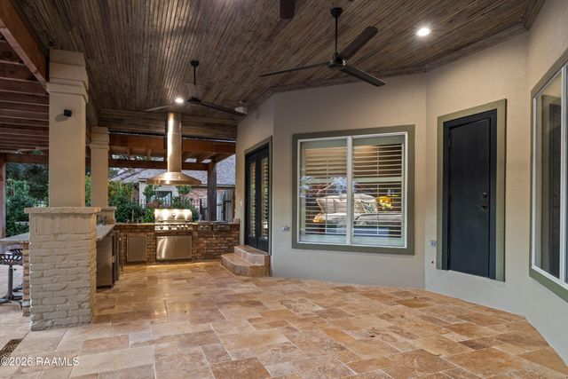 204 Inverness Lane, Broussard, LA 70518