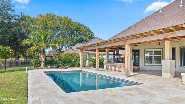 204 Inverness Lane, Broussard, LA 70518