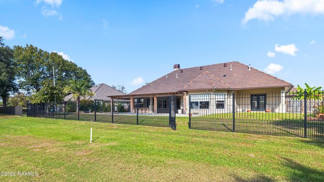 204 Inverness Lane, Broussard, LA 70518