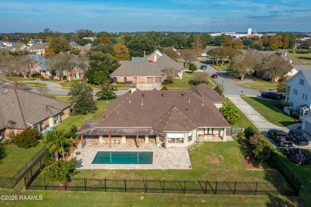 204 Inverness Lane, Broussard, LA 70518