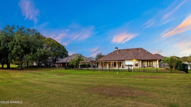204 Inverness Lane, Broussard, LA 70518