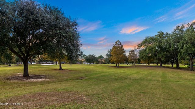 204 Inverness Lane, Broussard, LA 70518