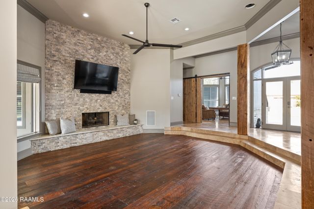 204 Inverness Lane, Broussard, LA 70518