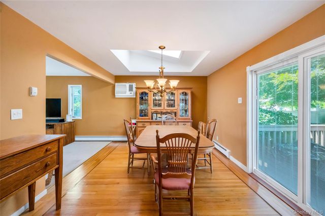 34 Oak Street, Hicksville, NY 11801