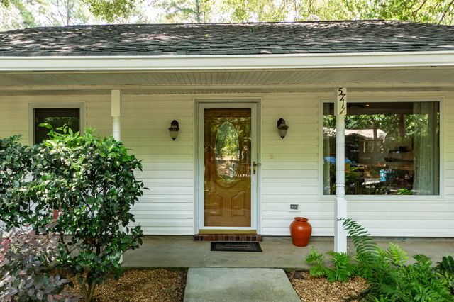 5717 San Flora Avenue, Ravenel, SC 29470