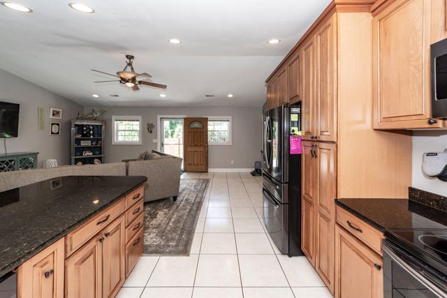 5717 San Flora Avenue, Ravenel, SC 29470