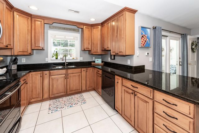 5717 San Flora Avenue, Ravenel, SC 29470