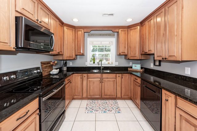 5717 San Flora Avenue, Ravenel, SC 29470
