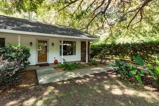 5717 San Flora Avenue, Ravenel, SC 29470