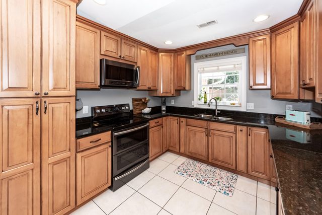 5717 San Flora Avenue, Ravenel, SC 29470