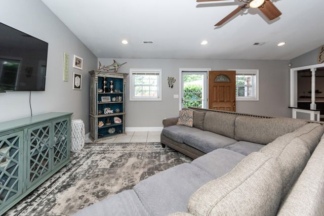 5717 San Flora Avenue, Ravenel, SC 29470