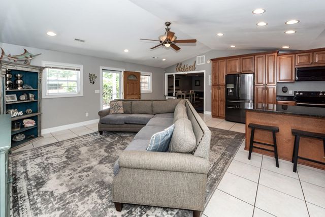 5717 San Flora Avenue, Ravenel, SC 29470
