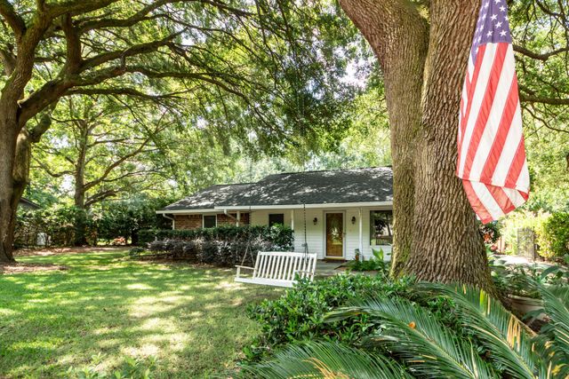 5717 San Flora Avenue, Ravenel, SC 29470