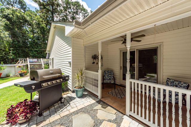 5717 San Flora Avenue, Ravenel, SC 29470
