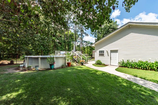 5717 San Flora Avenue, Ravenel, SC 29470