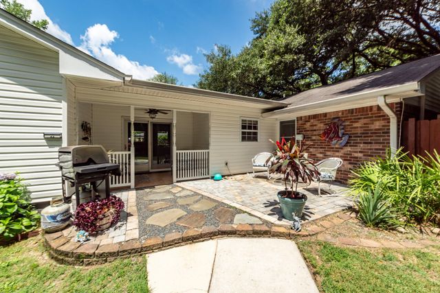 5717 San Flora Avenue, Ravenel, SC 29470