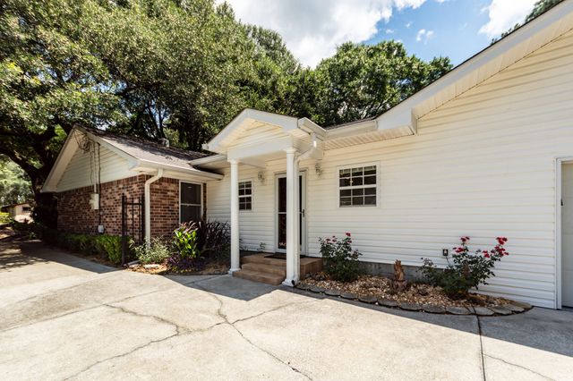 5717 San Flora Avenue, Ravenel, SC 29470