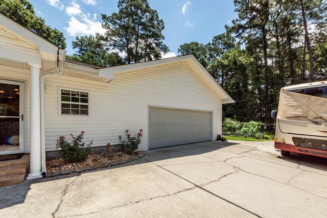 5717 San Flora Avenue, Ravenel, SC 29470