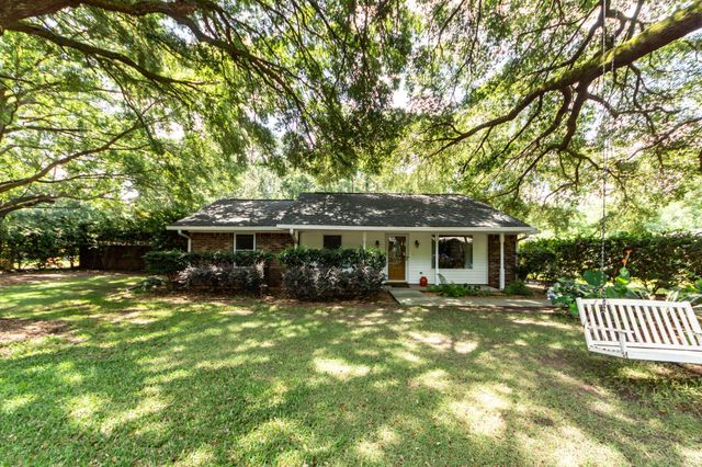 5717 San Flora Avenue, Ravenel, SC 29470