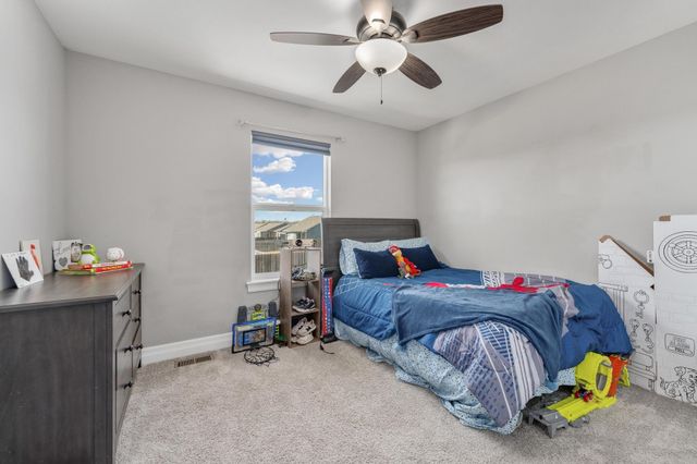 3425 N Laughlin St, Derby, KS 67037