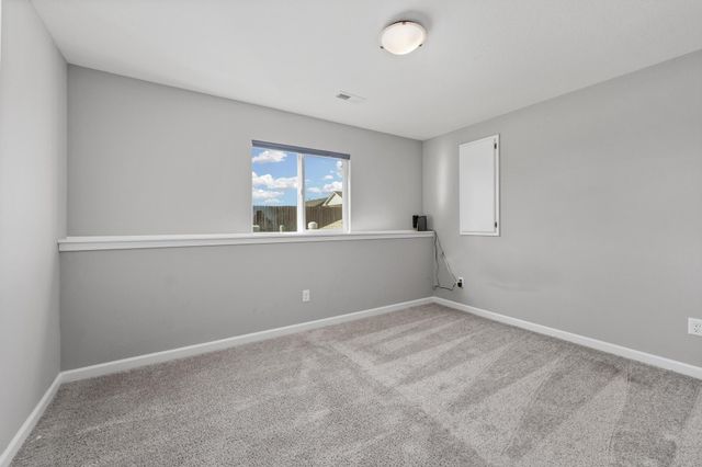 3425 N Laughlin St, Derby, KS 67037